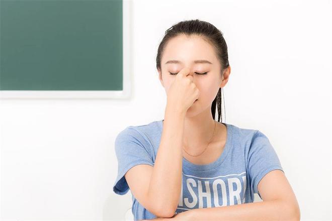 龄的秘密泄露者学会这几招更显年轻j9九游真人游戏第一品牌眼睛年(图5)
