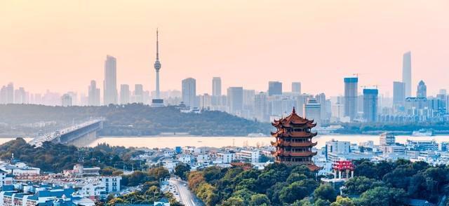 子的家庭不愿意拿出10万以上的彩礼了j9九游会登录为什么现在越来越多养儿(图2)