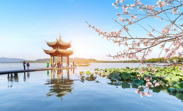 子的家庭不愿意拿出10万以上的彩礼了j9九游会登录为什么现在越来越多养儿(图3)
