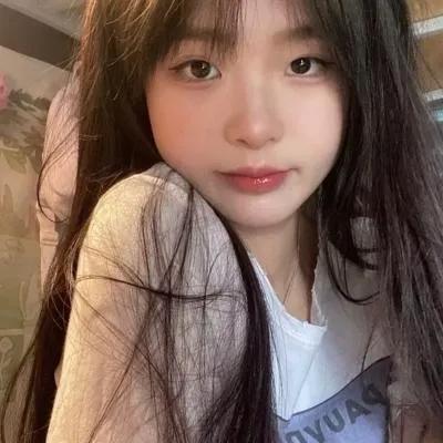 曝光脸上卡粉脖颈纹多后背穿网纱服显白j9九游会登录刘嘉玲澳门活动怼脸拍(图5)